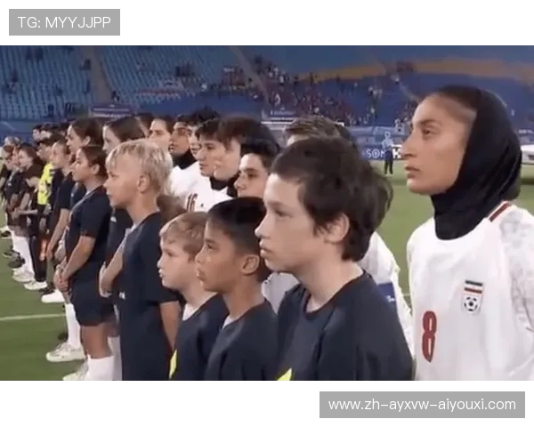 聚焦伊朗女足赛前行军礼高唱国歌态度转变成焦点 聚焦伊朗女足赛前行军礼高唱国歌态度转变成焦点